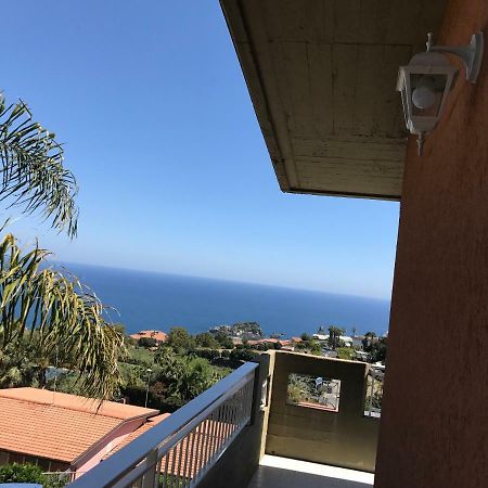 Casa Mira Apartment Aci Trezza Luaran gambar